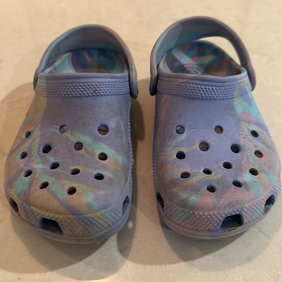 CROCS Classic Clogs Marbled size 2 Kids - Picture 2 of 7